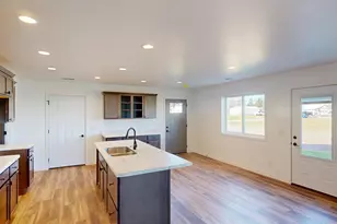 703 / 705 Stelting St, Sparta, WI 54656 - Photo 8