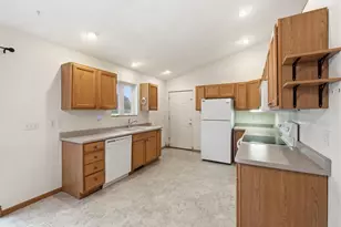 305 Mack Dr, Reedsburg, WI 53959 - Photo 10