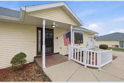 305 Mack Drive #9, Reedsburg, WI 53959 - Photo 2