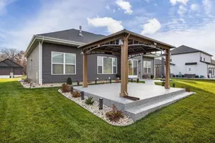 3715 Tanglewood Pl, Janesville, WI 53546 - Photo 8