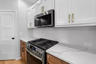 463 Crusader Pt, Waunakee, WI 53597 - Photo 12