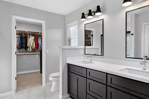 463 Crusader Pt, Waunakee, WI 53597 - Photo 24