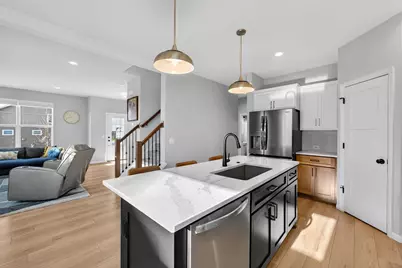 463 Crusader Point, Waunakee, WI 53597 - Photo 14