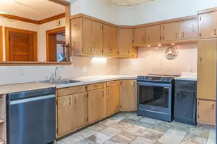 244 E Linden Dr, Jefferson, WI 53549 - Photo 6