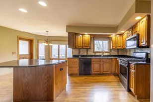 1819 W Aberdeen Dr, Janesville, WI 53545 - Photo 6