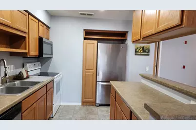 960 Rockefeller Lane, Madison, WI 53704 - Photo 6