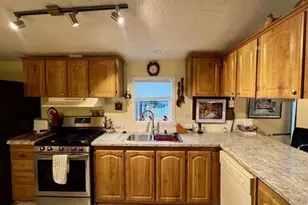 2216 Edgeview Dr, Monroe, WI 53566 - Photo 2