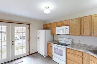 302 Swanton Rd, Madison, WI 53714 - Photo 2