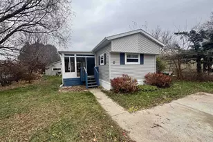 6 Lapidary Ln, Janesville, WI 53548 - Photo 2