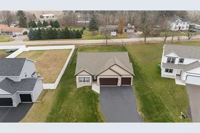 501 Teri Lee Lane, Orfordville, WI 53576 - Photo 4