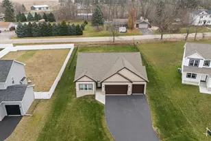 501 Teri Lee Ln, Orfordville, WI 53576 - Photo 4