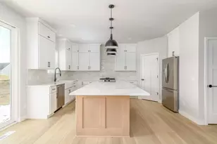 525 Clear Pond Wy, Verona, WI 53593 - Photo 6