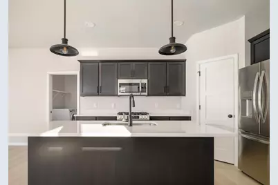 2582 Water Lily Circle, Sun Prairie, WI 53590 - Photo 6