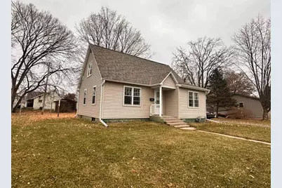 809 E State Street, Mauston, WI 53948 - Photo 2