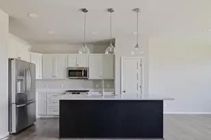 2038 Leopold Way, Sun Prairie, WI 53590 - Photo 6