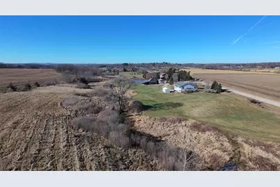 395 W Cedarville Road, Freeport, IL 61032 - Photo 44