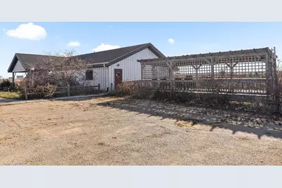 395 W Cedarville Road, Freeport, IL 61032 - Photo 18