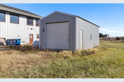 395 W Cedarville Road, Freeport, IL 61032 - Photo 28