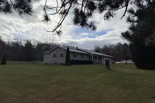 W7677 Stacey Ln, Whitewater, WI 53190 - Photo 2