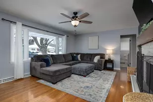 143 E Kohler St, Sun Prairie, WI 53590 - Photo 4