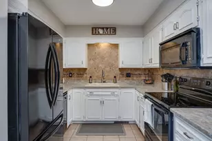 143 E Kohler St, Sun Prairie, WI 53590 - Photo 6