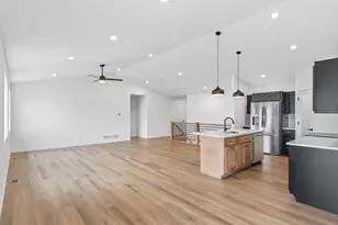 422 Eisenhower St, Baraboo, WI 53913 - Photo 24