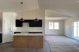 422 Eisenhower St, Baraboo, WI 53913 - Photo 8