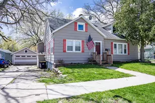 314 W State St, Mauston, WI 53948 - Photo 2