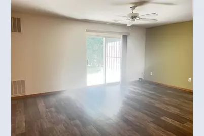 590 Kelvington Drive, Sun Prairie, WI 53590 - Photo 10