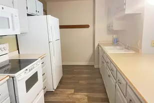 590 Kelvington Dr, Sun Prairie, WI 53590 - Photo 4