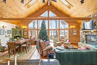 N4272 Sleepy Hollow Road, Cambridge, WI 53523 - Photo 4