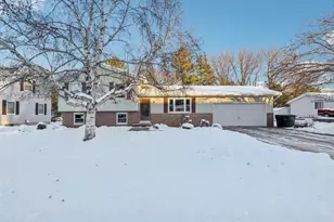 1164 Tifwood Dr, Jefferson, WI 53549 - Photo 2
