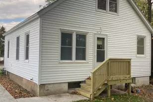 1315 Elizabeth St, Janesville, WI 53548 - Photo 2