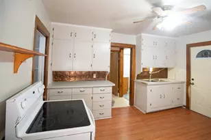 114 E Green St, Watertown, WI 53098 - Photo 6