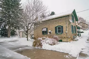 114 E Green St, Watertown, WI 53098 - Photo 18
