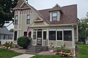 327 Carrington St, Waupun, WI 53963 - Photo 2