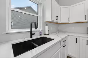 654 Locust Ln, Janesville, WI 53536 - Photo 12