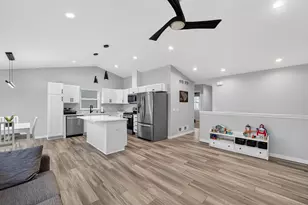 654 Locust Ln, Janesville, WI 53536 - Photo 18