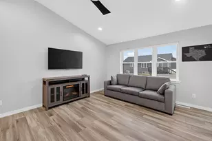 654 Locust Ln, Janesville, WI 53536 - Photo 16