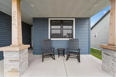 654 Locust Lane, Janesville, WI 53536 - Photo 2