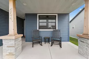 654 Locust Ln, Janesville, WI 53536 - Photo 2