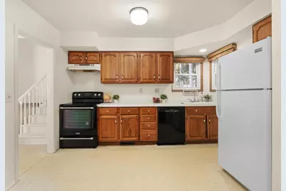 2845 Tomahawk Court, Middleton, WI 53562 - Photo 8