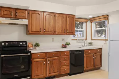 2845 Tomahawk Court, Middleton, WI 53562 - Photo 10