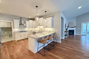 Unit 8 1 Bellflower Dr, DeForest, WI 53532 - Photo 6