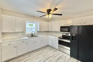 2035-2039 Roosevelt Ave, Beloit, WI 53511 - Photo 8