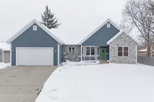 914 Miller Ave, Janesville, WI 53548 - Photo 1