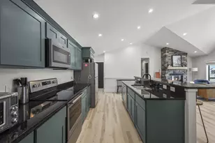 N8620 N Log Cabin Ct, New Lisbon, WI 53950 - Photo 6