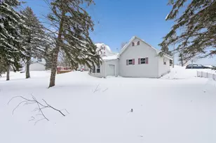 709 W Beloit St, Orfordville, WI 53576 - Photo 32