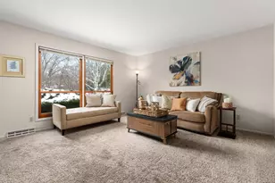 1301 Rae Ln, Madison, WI 53711 - Photo 8