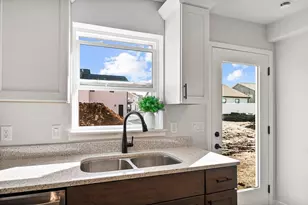 365 Lilac Ln, Stoughton, WI 53589 - Photo 10